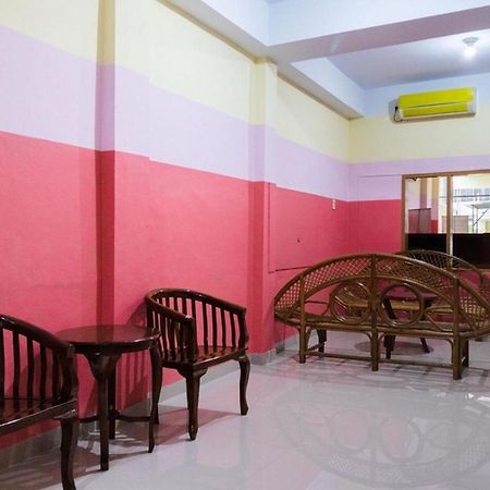 Готель Reddoorz Plus @ Jalan Gatot Subroto Medan Sunggal Екстер'єр фото