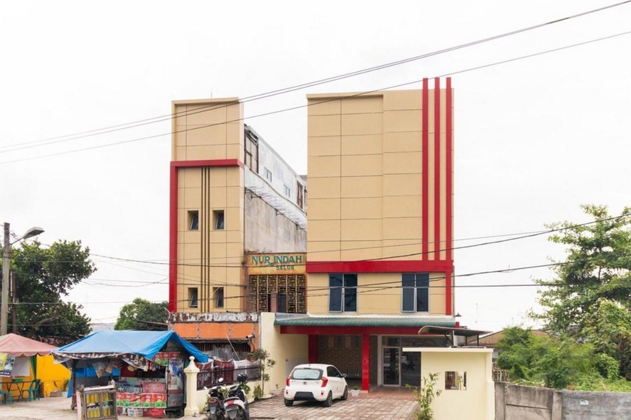 Reddoorz Plus @ Jalan Gatot Subroto Medan Sunggal Екстер'єр фото