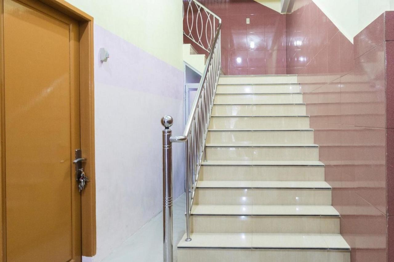 Reddoorz Plus @ Jalan Gatot Subroto Medan Sunggal Екстер'єр фото