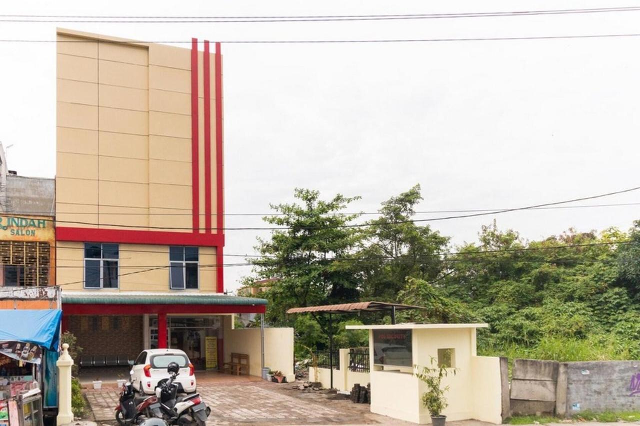 Reddoorz Plus @ Jalan Gatot Subroto Medan Sunggal Екстер'єр фото