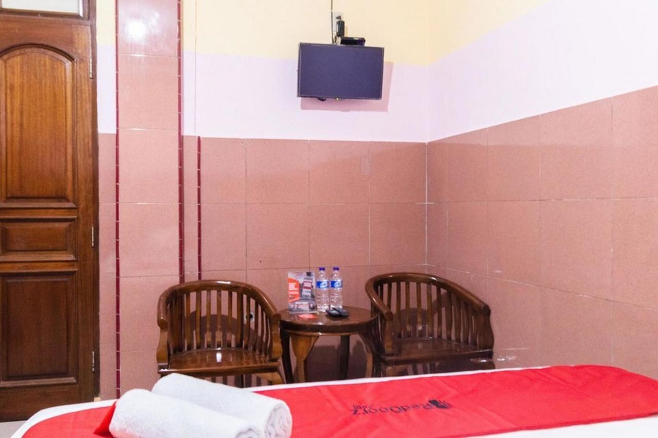 Reddoorz Plus @ Jalan Gatot Subroto Medan Sunggal Екстер'єр фото