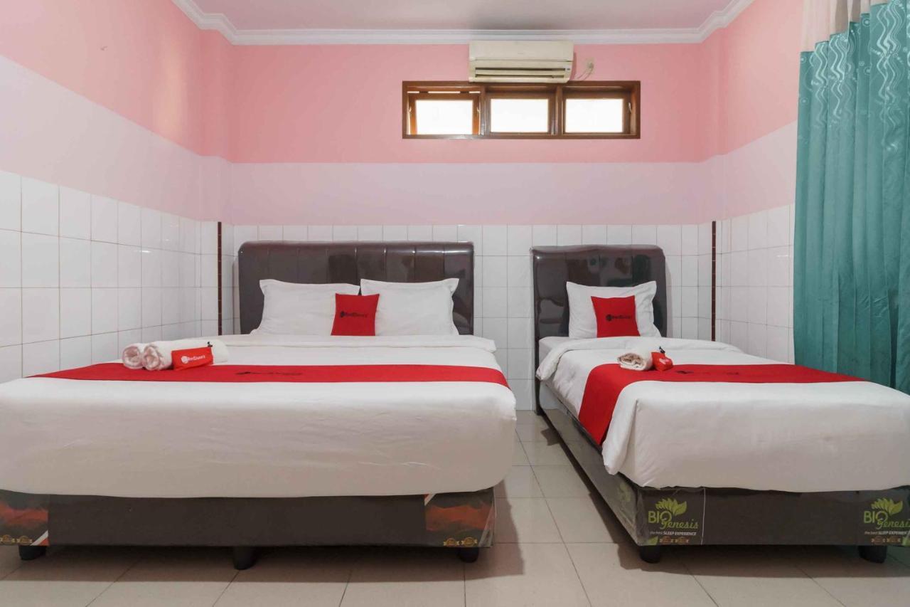 Reddoorz Plus @ Jalan Gatot Subroto Medan Sunggal Екстер'єр фото